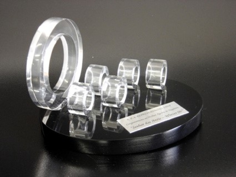 Troféu em Acrílico Transparente Preço Itaquaquecetuba - Troféu de Acrílico 3D Troféu em Acrílico Transparente Preço Itaquaquecetuba - Troféu de Acrílico 3D