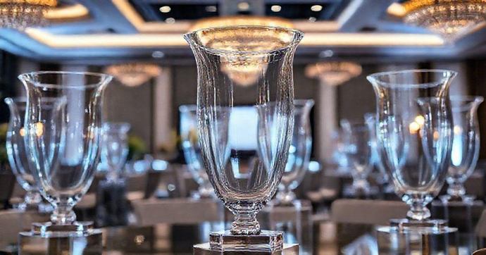 Descubra como as urnas de acrílico podem transformar eventos