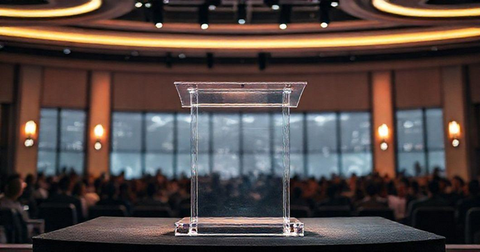 Descubra os Benefícios dos Púlpitos de Acrílico para Eventos