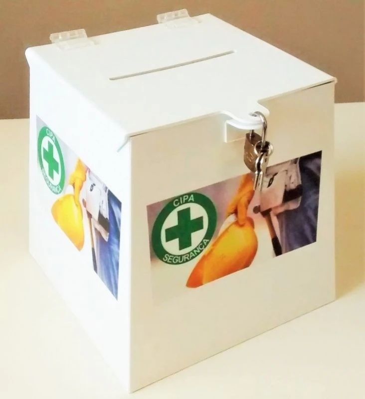 urna de acrílico personalizada